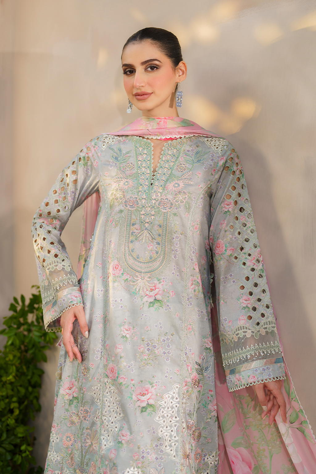 Iznik Festive Lawn Embroidered Unstitched 3pcs - Jotey