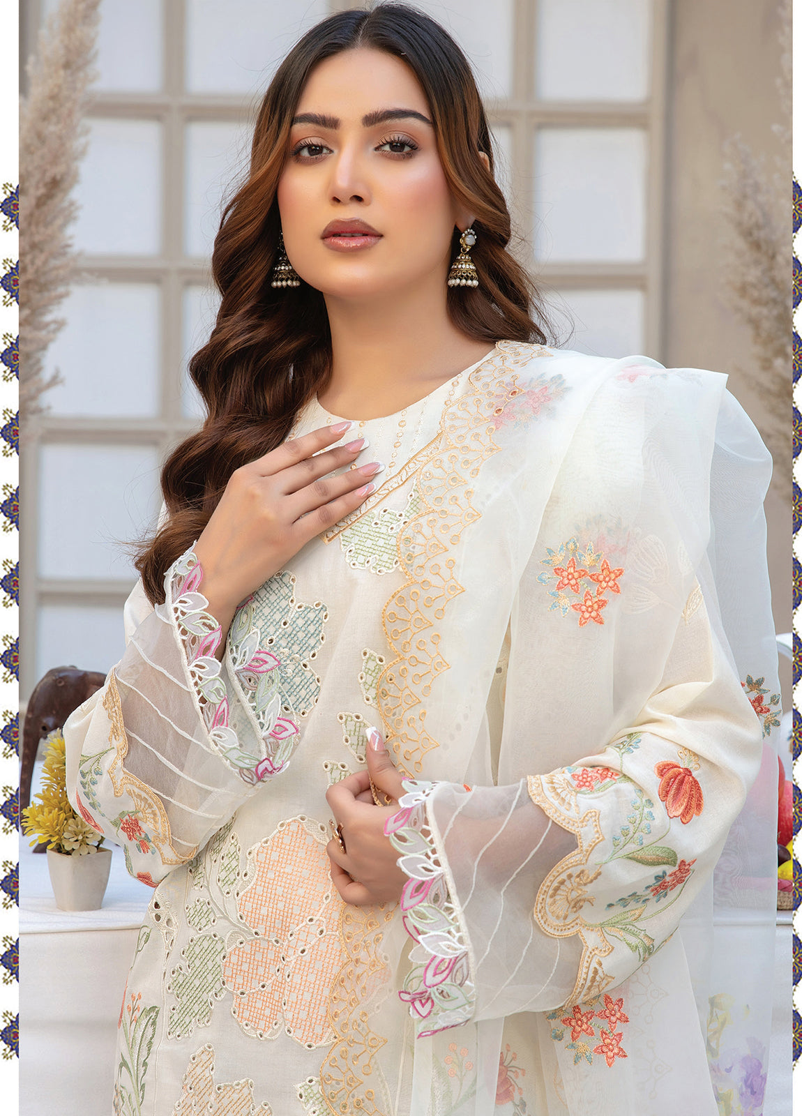 Anaya Hoor Feroza Embroidered  Unstitched Lawn 3pcs