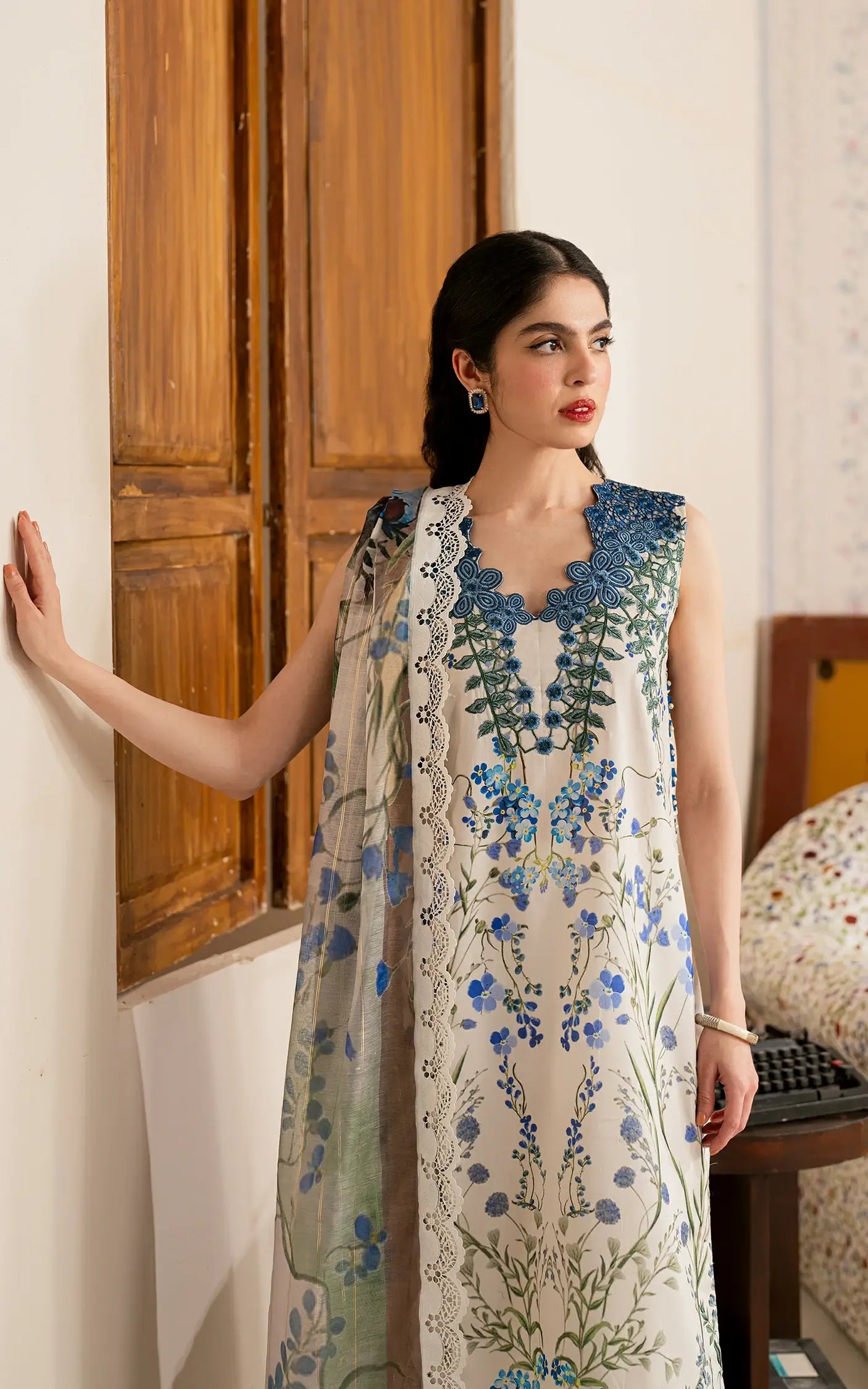 Meraki By Asifa And Nabeel Vol-01 Embroidered Lawn Unstitched 3pcs