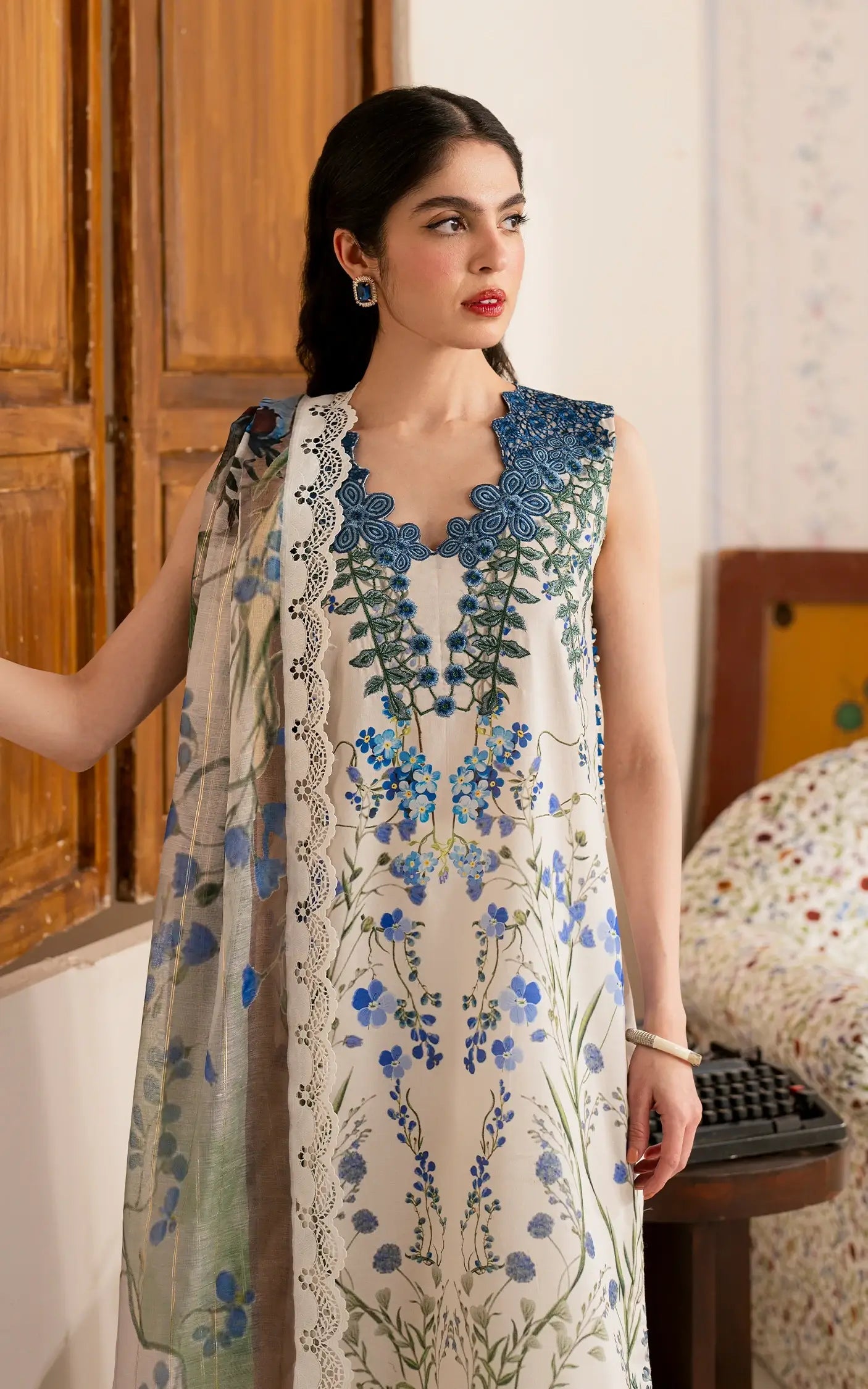 Meraki By Asifa And Nabeel Vol-01 Embroidered Lawn Unstitched 3pcs