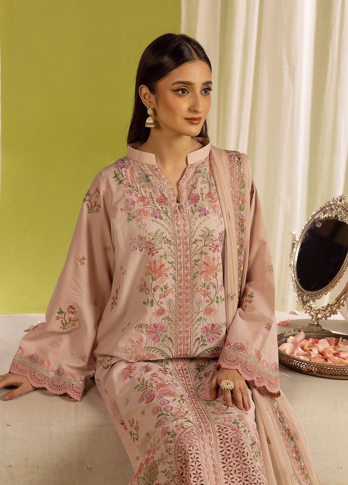 Khoobsurat Signature Shamiyana Luxury Embroidered Lawn 3pcs