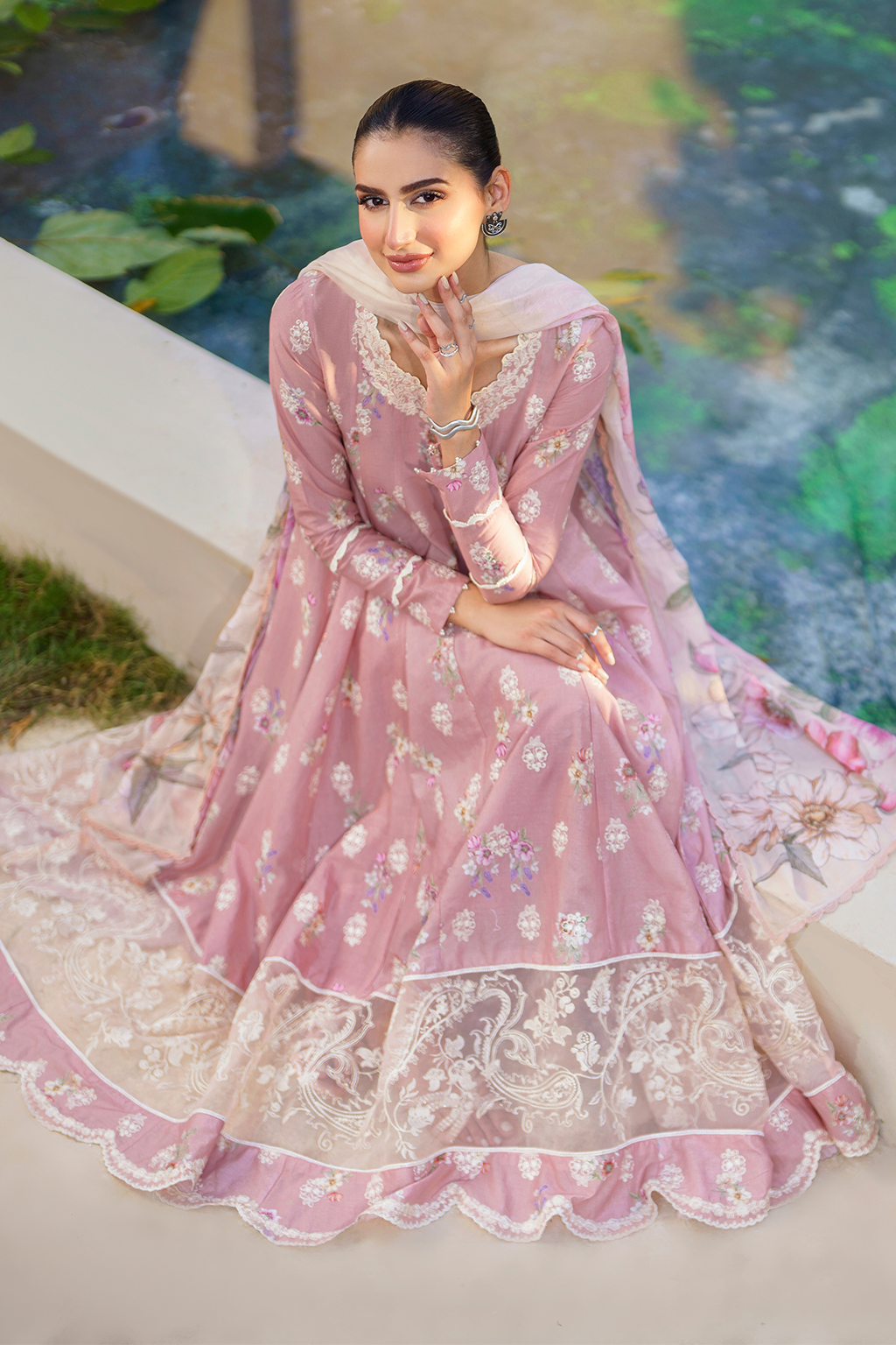 Iznik Festive Lawn Embroidered Unstitched 3pcs - Jotey