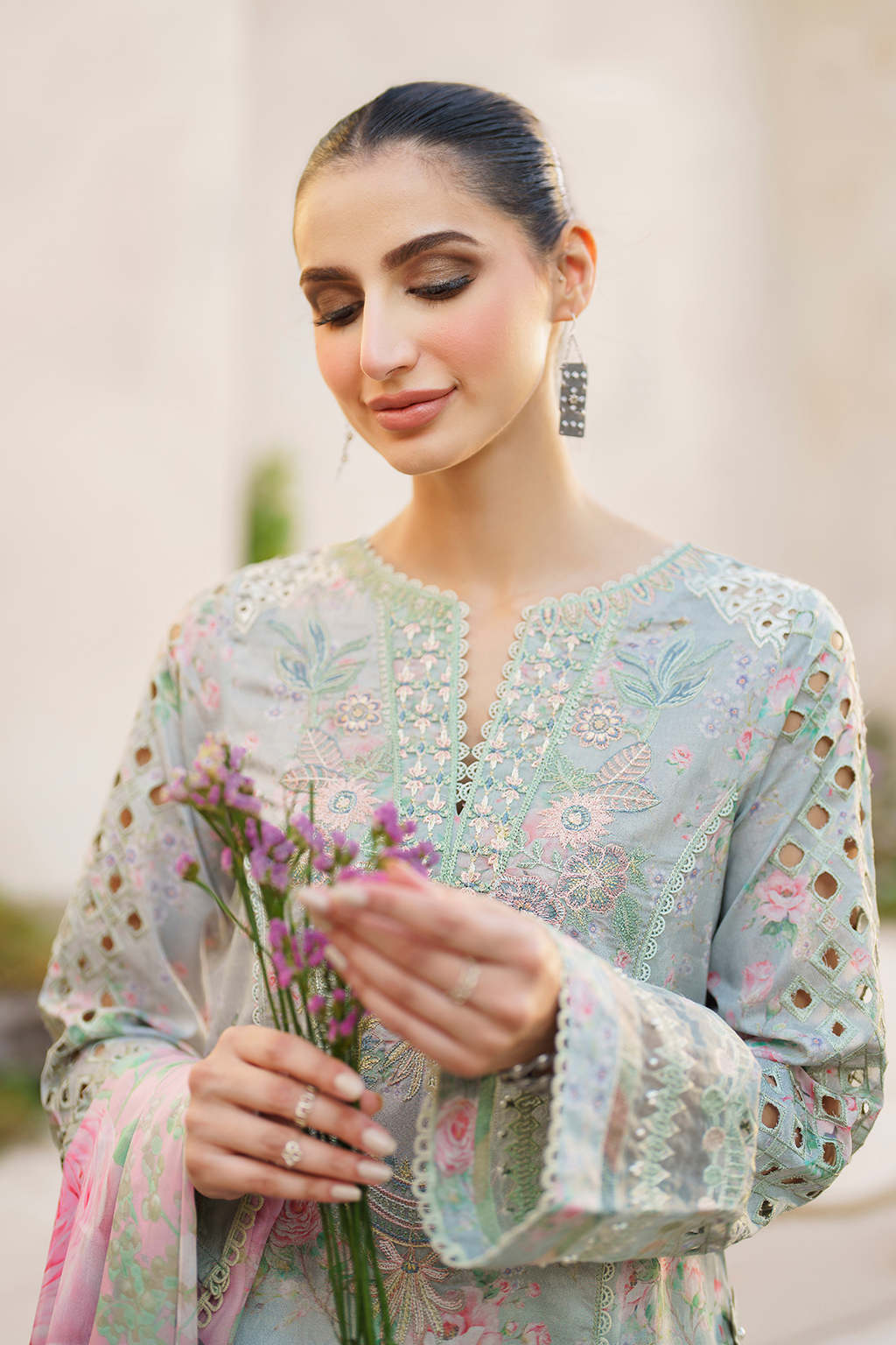 Iznik Festive Lawn Embroidered Unstitched 3pcs - Jotey