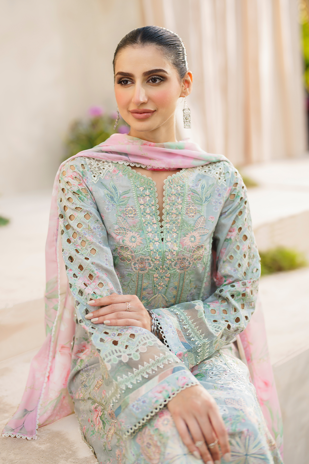 Iznik Festive Lawn Embroidered Unstitched 3pcs - Jotey