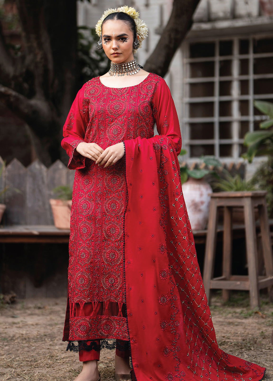 Anaya Hoor Festive Signature Embroidered Lawn 3pcs - Jotey