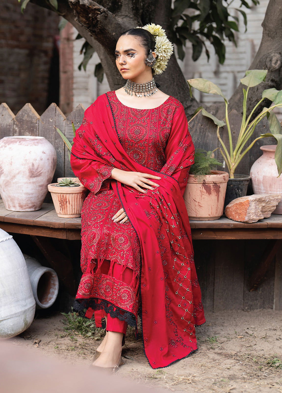 Anaya Hoor Festive Signature Embroidered Lawn 3pcs - Jotey