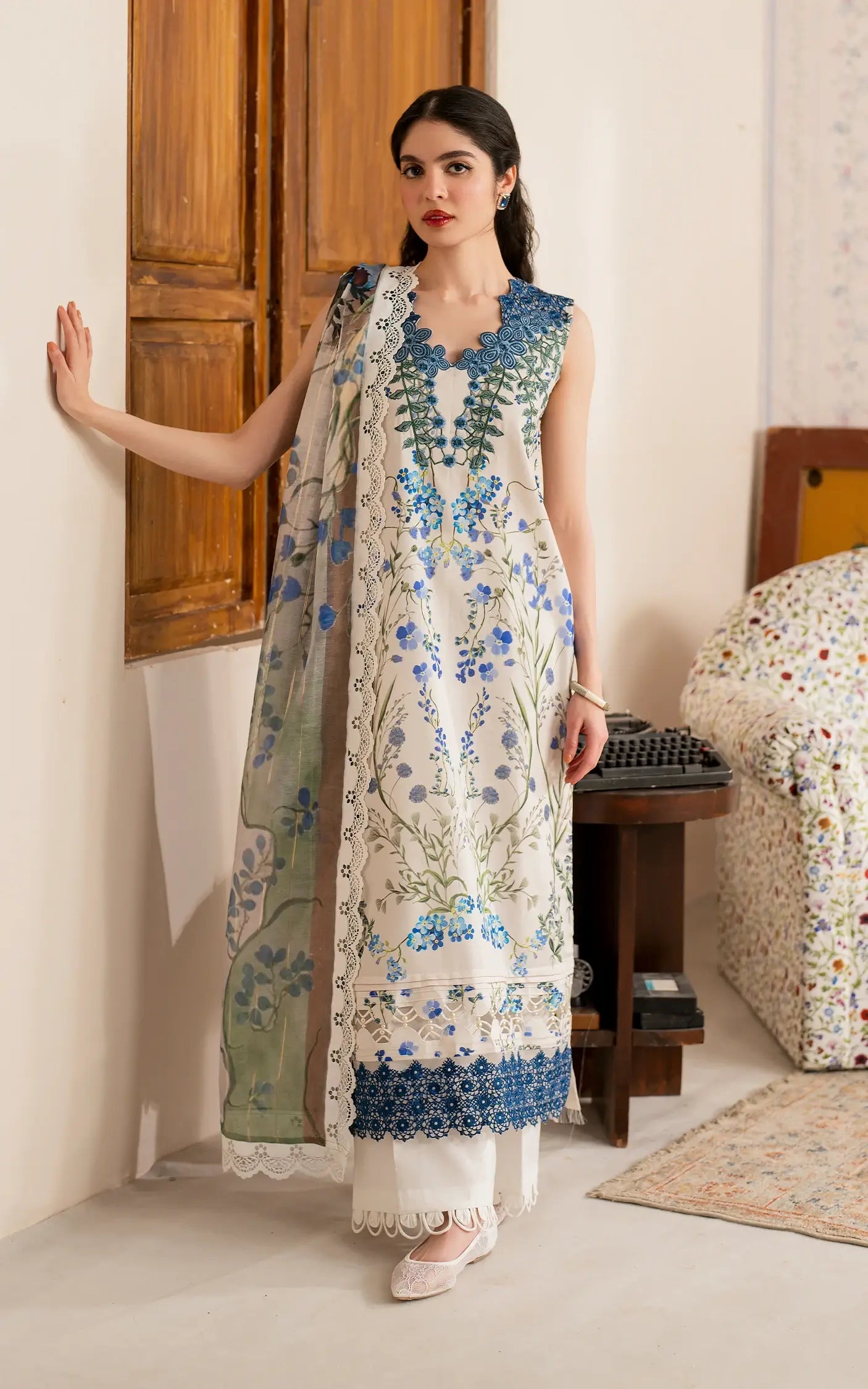 Meraki By Asifa And Nabeel Vol-01 Embroidered Lawn Unstitched 3pcs